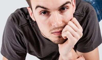 Seorang pria ingin memperbesar penisnya secara alami